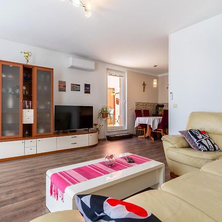 Apartman Laura Црес Экстерьер фото